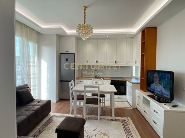 Tirane, jepet me qera apartament 2+1+Ballkon Kati 3, 84 m² 600 € (TEK RRETHI I SAUKUT)