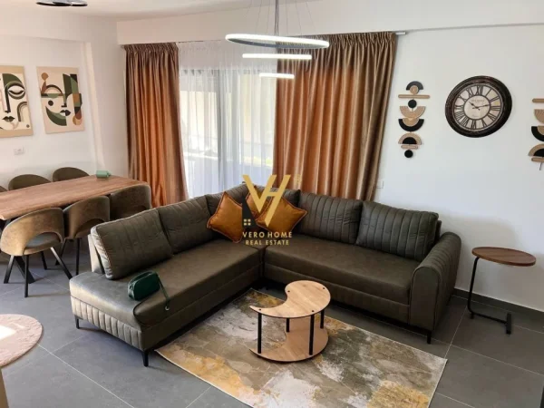 Tirane, jepet me qera apartament 3+1+Ballkon Kati 4, 130 m² 1.000 € (kodra e diellit 1)
