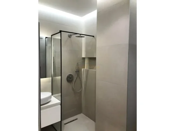 Tirane, shitet apartament 2+1+Aneks+Ballkon Kati 3, 107 m² 275.000 € (Pazari i Ri)