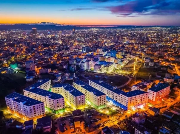 Tirane, jepet me qera apartament 1+1+Aneks+Ballkon Kati 2, 72 m² 420 € (Mangalem 21)