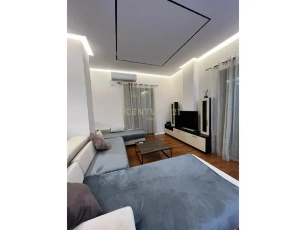 Tirane, shes apartament 2+1+2+POST PARKIMI , 120 m² 260.000 € (Liqeni i Thatë)