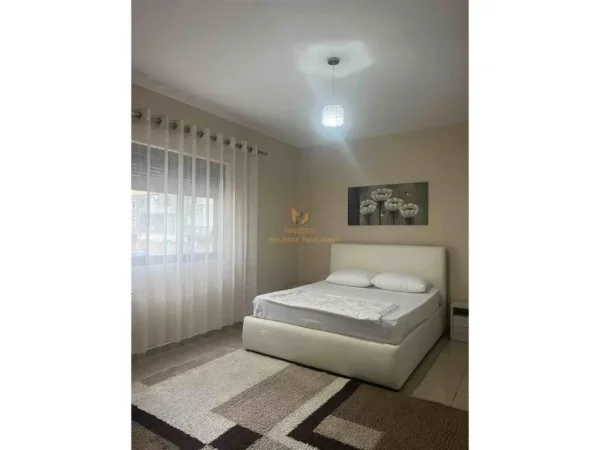 Tirane, jepet me qera apartament 1+1+Ballkon Kati 2, 90 m² 400 € (don bosko)