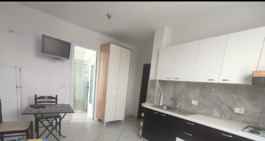 Tirane, jepet me qera apartament 1+1 Kati 2, 40 m² 200 € (Gramozi)