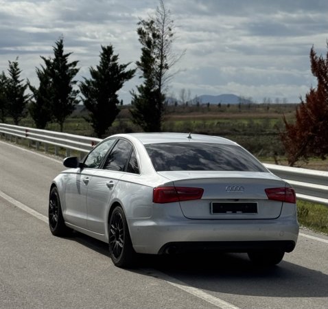 Fier, shes makine Audi A6 3.0 Benzinë Quattro – 2013 Full Option Benzin, gri metalizato automatik 252.000 km 10.900 €