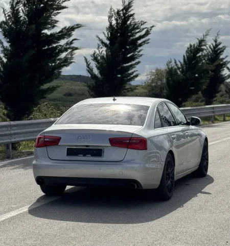 Fier, shes makine Audi A6 3.0 Benzinë Quattro – 2013 Full Option Benzin, gri metalizato automatik 252.000 km 10.900 €
