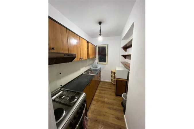 Shqiperi, jepet me qera apartament 2+1+Ballkon Kati 5, 98 m² (margarita tutulani)