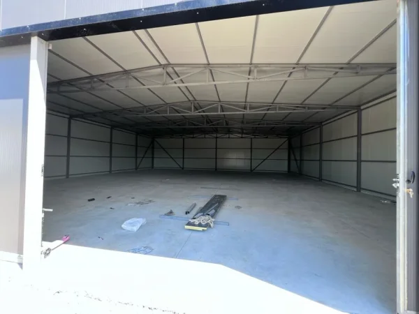 Tirane, jepet me qera magazine Kati 0, 650 m² 2.500 € (Bathore)