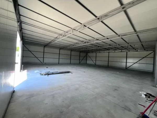 Tirane, jepet me qera magazine Kati 0, 650 m² 2.500 € (Bathore)