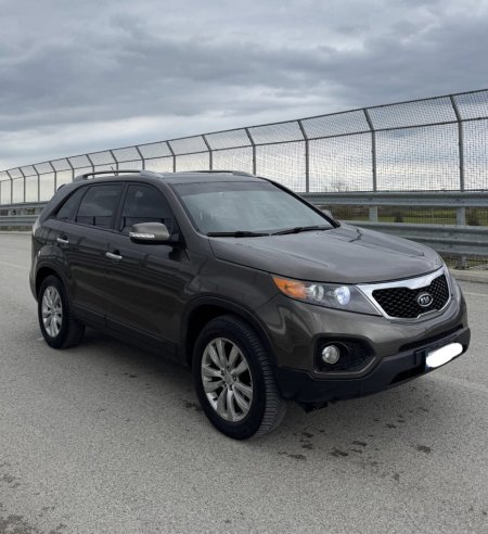 Fier, shes makine Shitet Kia Sorento 2.2 Naftë – 2011 Gjendje perfekte! Nafte, manuale 205.000 km 5.900 €