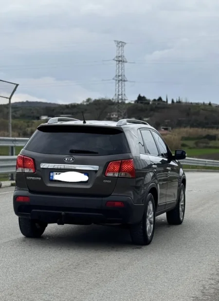 Fier, shes makine Shitet Kia Sorento 2.2 Naftë – 2011 Gjendje perfekte! Nafte, manuale 205.000 km 5.900 €