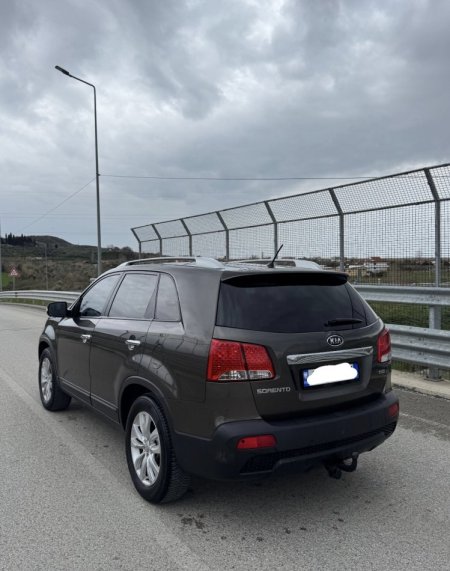 Fier, shes makine Shitet Kia Sorento 2.2 Naftë – 2011 Gjendje perfekte! Nafte, manuale 205.000 km 5.900 €