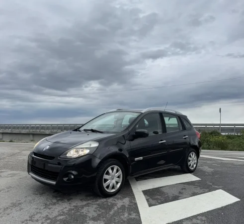 Fier, Shitet Renault Clio 1.2 Benzinë – 2009 Ekonomike dhe e mirëmbajtur! Benzin, e zeze manuale 249.000 km 2.800 €