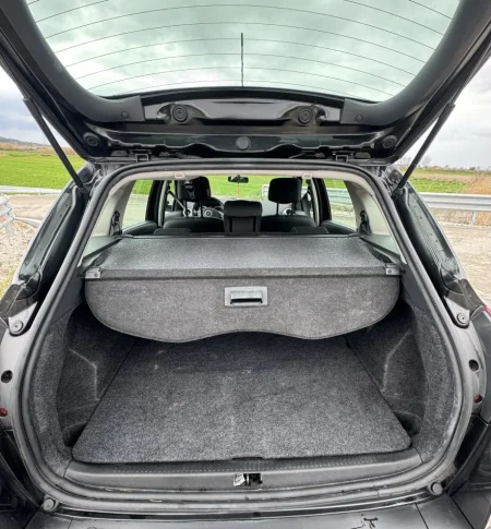 Fier, Shitet Renault Clio 1.2 Benzinë – 2009 Ekonomike dhe e mirëmbajtur! Benzin, e zeze manuale 249.000 km 2.800 €