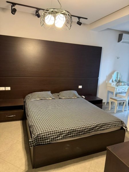 Tirane, jepet me qera apartament 2+1 Kati 5, 95 m² 500 € (Amerikan 3)
