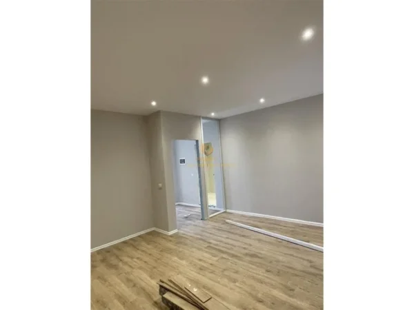 Vlore, shitet apartament 2+1+Ballkon Kati 1, 100 m² 149.000 € (lungomare)