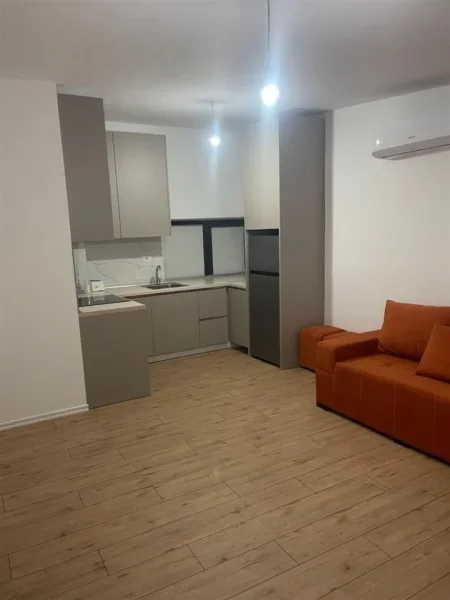 Tirane, jepet me qera apartament 2+1 Kati 3, 95 m² 350 € (Mbrapa Komisariatit 6)