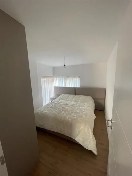 Tirane, jepet me qera apartament 2+1 Kati 3, 95 m² 350 € (Mbrapa Komisariatit 6)