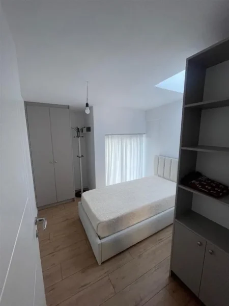 Tirane, jepet me qera apartament 2+1 Kati 3, 95 m² 350 € (Mbrapa Komisariatit 6)
