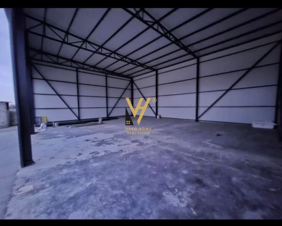 Tirane, jepet me qera magazine Kati 0, 200 m² 1.500 € (KAMEZ)