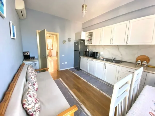 Tirane, shitet apartament 2+1 Kati 3, 123 m² 210.000 € (Vasil Shanto , Prane shkolles Besnik Sykja)