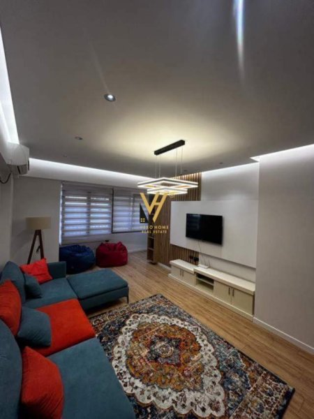 Tirane, jepet me qera apartament 3+1+Ballkon Kati 2, 100 m² 800 € (MYSLYM SHYR)