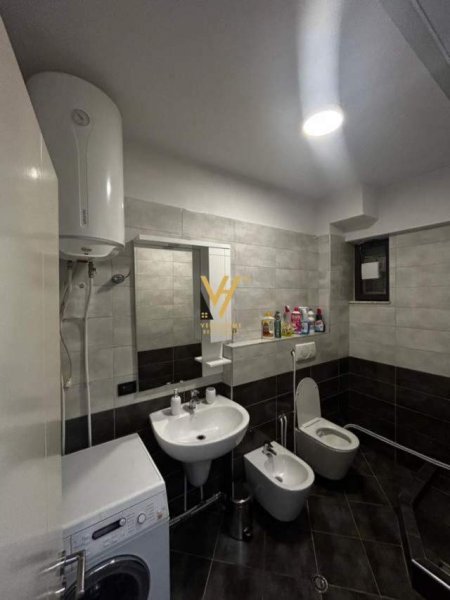 Tirane, jepet me qera apartament 3+1+Ballkon Kati 2, 100 m² 800 € (MYSLYM SHYR)