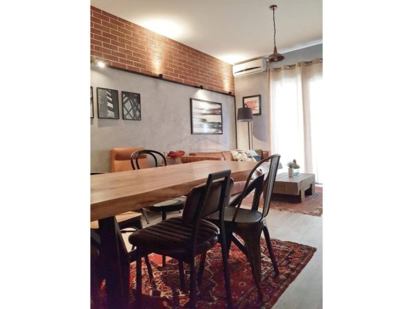 Tirane, jepet me qera apartament 2+1+Ballkon Kati 3, 107 m² 750 € (Rezidenca Green City)