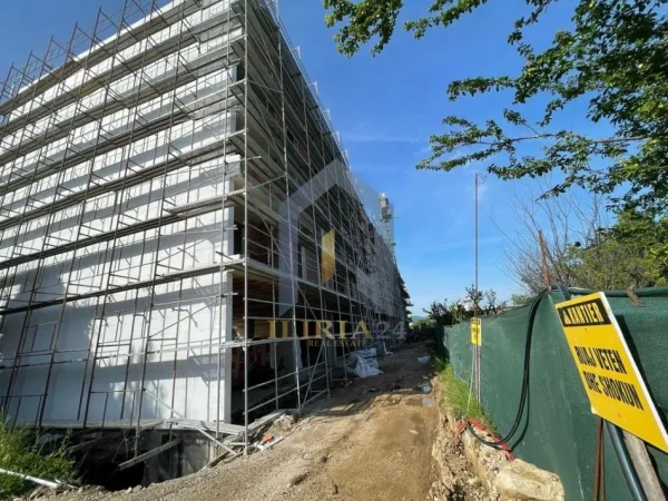 Shqiperi, shes apartament 2+1+Ballkon Kati 5, 110 m² 79.524 € (Rrethi i Bathores)