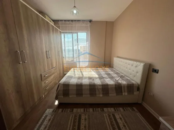 Tirane, jepet me qera apartament 2+1 Kati 10, 83 m² 450 € (Unaza E Re)