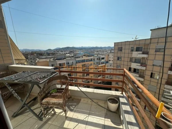Tirane, jepet me qera apartament 2+1 Kati 10, 83 m² 450 € (Unaza E Re)