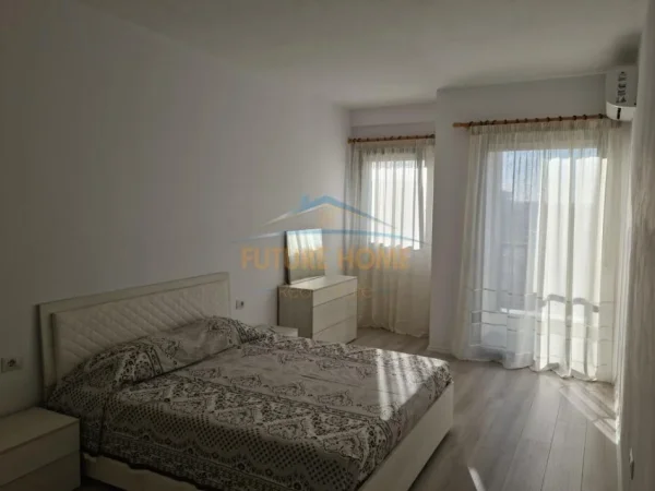Tirane, jepet me qera apartament 1+1+Ballkon Kati 7, 65 m² 650 € (Rruga e Durresit)