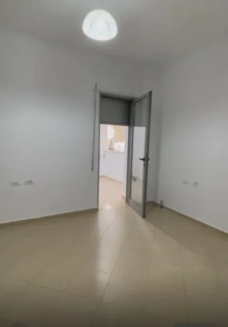 Tirane, shitet apartament 2+1+Ballkon Kati 1, 95 m² 195.000 € (Barrikadave)
