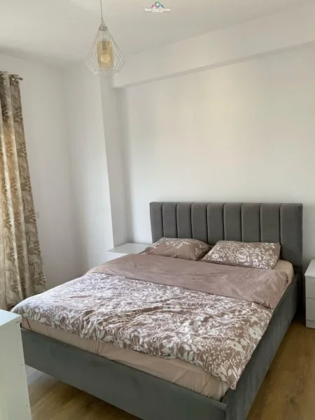 Tirane, jepet me qera apartament 2+1 Kati 5, 100 m² 600 € (zogu i zi)