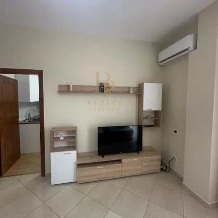 Tirane, jepet me qera apartament 2+1+Ballkon Kati 3, 135 m² 500 € (Sauk)