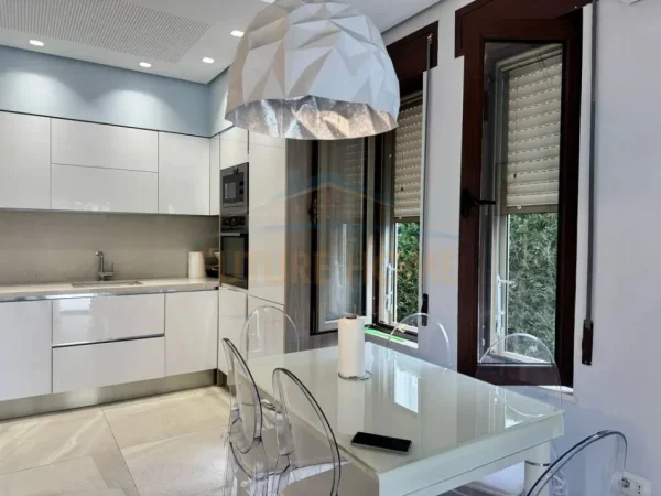 Durres, shitet Vile 3+1+Ballkon Kati 0, 260 m² 450.000 € (Perla Resort, Gjiri i Lalëzit)