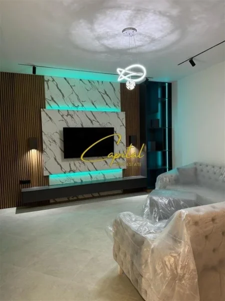 Tirane, jepet me qera Vile 2+1 Kati 2, 200 m² 1.500 € (QENDRA TREGTARE TEG)