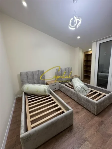 Tirane, jepet me qera Vile 2+1 Kati 2, 200 m² 1.500 € (QENDRA TREGTARE TEG)