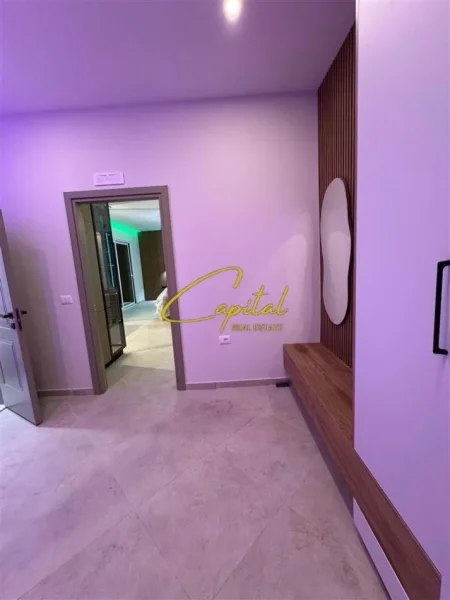 Tirane, jepet me qera Vile 2+1 Kati 2, 200 m² 1.500 € (QENDRA TREGTARE TEG)