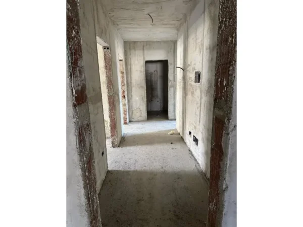 Tirane, shitet apartament 2+1+Aneks+Ballkon Kati 4, 97 m² 97.000 € (Univers City)