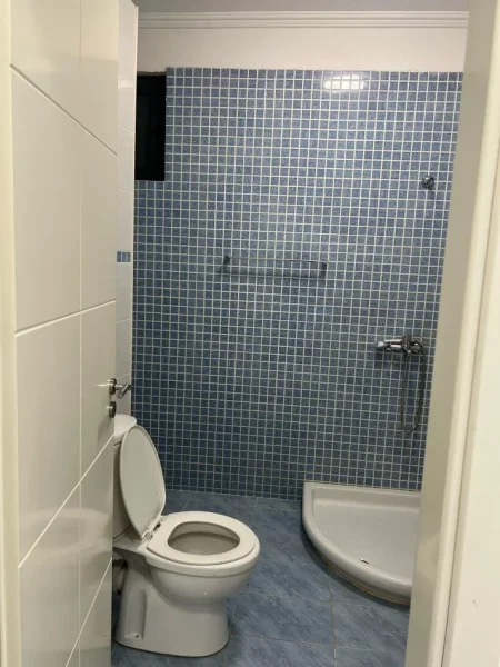 Tirane, jepet me qera apartament 2+1 Kati 7, 100 m² 500 € (Astir)