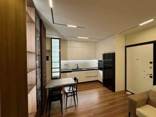 Tirane, jepet me qera apartament 2+1 Kati 3, 92 m² 750 € (Rruga Nexho Konomi, Tek Green City)