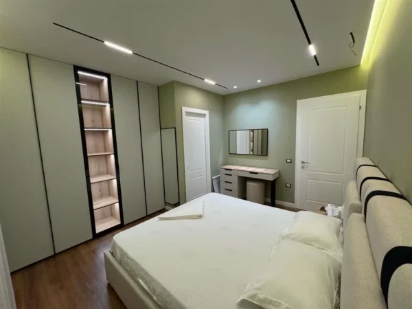 Tirane, jepet me qera apartament 2+1 Kati 3, 92 m² 750 € (Rruga Nexho Konomi, Tek Green City)