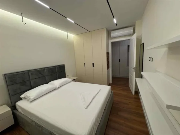 Tirane, jepet me qera apartament 2+1 Kati 3, 92 m² 750 € (Rruga Nexho Konomi, Tek Green City)