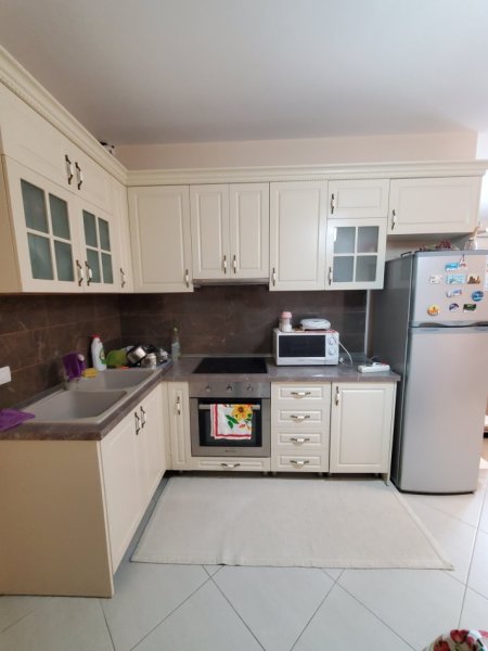 Tirane, jepet me qera apartament 2+1+Ballkon Kati 2, 90 m² 450 € (Rruga &quot;Dalip Topi&quot; Rezidenca Euro3D)