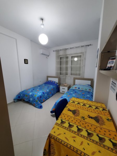 Tirane, jepet me qera apartament 2+1+Ballkon Kati 2, 90 m² 450 € (Rruga &quot;Dalip Topi&quot; Rezidenca Euro3D)