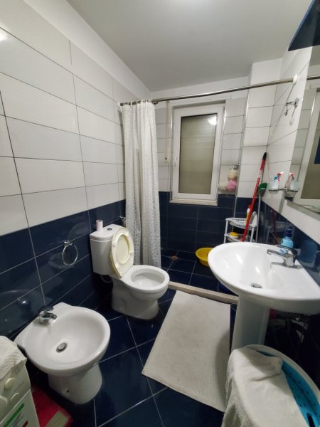 Tirane, jepet me qera apartament 2+1+Ballkon Kati 2, 90 m² 450 € (Rruga &quot;Dalip Topi&quot; Rezidenca Euro3D)