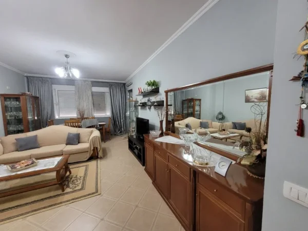 Tirane, shitet apartament 2+1 Kati 1, 99 m² 135.000 € ( Shitet Super Apartament 2+1 i mobiluar në Astir 135,000 Euro! )