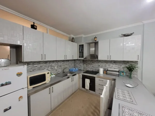 Tirane, shitet apartament 2+1 Kati 1, 99 m² 135.000 € ( Shitet Super Apartament 2+1 i mobiluar në Astir 135,000 Euro! )
