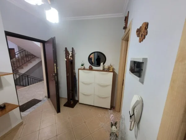 Tirane, shitet apartament 2+1 Kati 1, 99 m² 135.000 € ( Shitet Super Apartament 2+1 i mobiluar në Astir 135,000 Euro! )