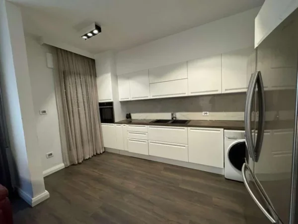 Tirane, shitet apartament 2+1+Ballkon Kati 5, 129 m² 350.000 € (Delijorgji)